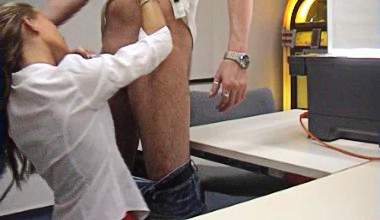 DURCHGEFICKT IM BÜRO