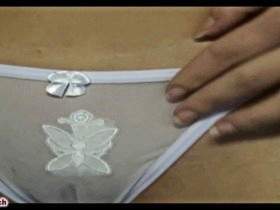 Vorschaubild vom Privatporno mit dem Titel "Pussy-Nahaufnahmen mit weißem String" von CuteBitch