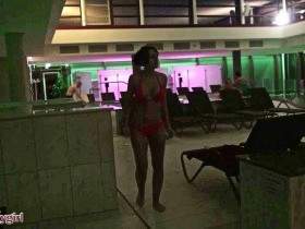 Vorschaubild vom Privatporno mit dem Titel "In der Therme erkannt und abgefickt!!" von CuteBitch