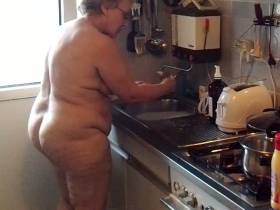 Naked rinsed and cleaned my kitchen which is also seen fatter Fickrsch