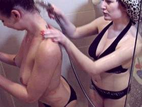 Lesbians masturbate under the shower