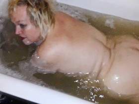 Fingered the shit in the bath water
