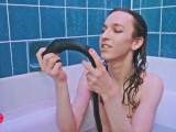 Entspannung in der Badewanne – mit meinem 50cm Dildo!