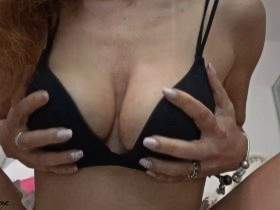 Ich finger mich an anal und lass alles schmelzen
