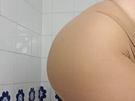 Geschlossene Beine durch die Nylon