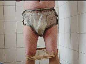 Nylonjunge Incontinence Test 1 ** The Diaper **