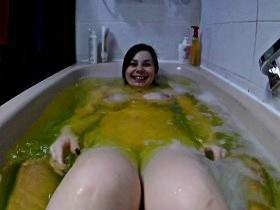 Request Video - Naked in the bathtub (feet)