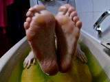 Wunschvideo – Nackt in der Badewanne (Füße)