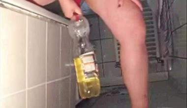 in Flasche gepisst