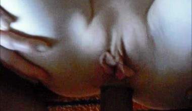 Anal gedehnt und durchgefickt !