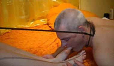 auf die Füsse gespritzt und abgeleckt