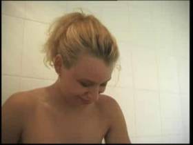 Moaning and fucking in the bathroom - GEIL