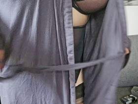 Vintage Vice – Smoke, Seamed Nylons & Deep Desires