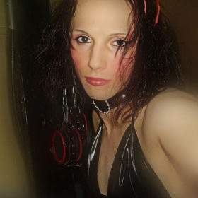 AnnaAlina - Erfahrene MILF (44) MILF aus Deutschland