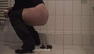 Schön auf den Boden gekackt.