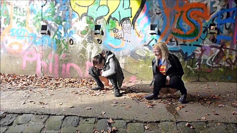 Zwergin Teen Pisse Kuessen