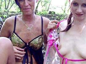 Vorschaubild vom Privatporno mit dem Titel "2 geile Schnecken im Wald" von GeileDiana