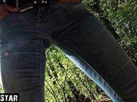 Full pissing in the jeans