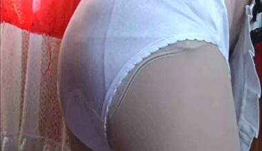 BlondeMaidGass