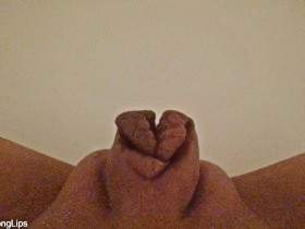 Vorschaubild vom Privatporno mit dem Titel "Dicke Pipi-Lipps" von SweetLongLips