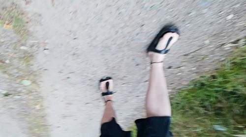 Spaziergang in der Natur in Birkenstock
