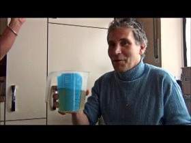 Vorschaubild vom Privatporno mit dem Titel "Trichter-Hans ist süchtig nach Pisse" von Xenia-Style