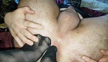 Versaute Würfel - Anal Plug in seinem Arsch und meine Zehen massieren sein Loch :-)
