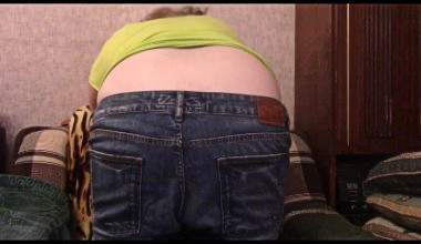 messy Jeans Poop