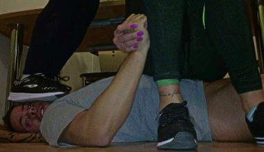 Von 2 Frauen platt gemacht!! ;) 