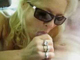 Vorschaubild vom Privatporno mit dem Titel "Auf der Rückbank abgefickt" von KissiKissi