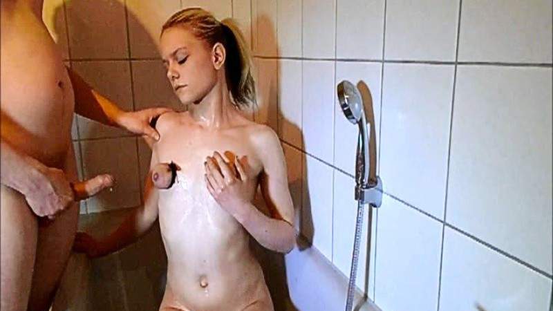 Nutte Silikontitten Toilette Wichsen