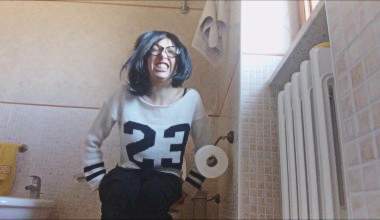 versteckte Kamera! Meine Tante ist verstopft und drückt