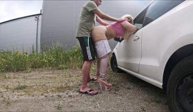 Fickpüppchen Outdoor gefickt!