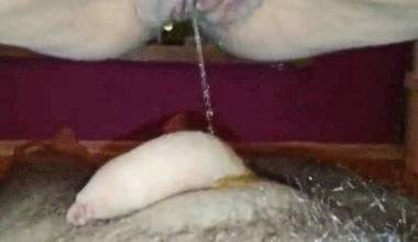 Wachpissen auf Schwanz