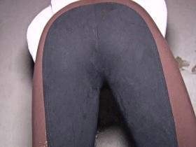 Vorschaubild vom Privatporno mit dem Titel "Im Reitoutfit angepisst" von SinaVelvet