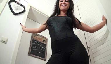 Jerk Off Instruction im Lackoverall