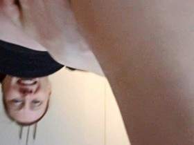 Vorschaubild vom Privatporno mit dem Titel "Göre lässt tief Blicken" von Kathi-81