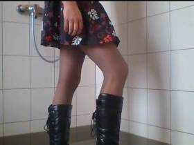 Pissing: Mini Skirt - FSH and black boots