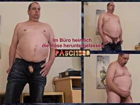 Im Büro heimlich die Hose heruntergelassen