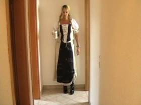 Come under my dirndl!-Licking delicious!