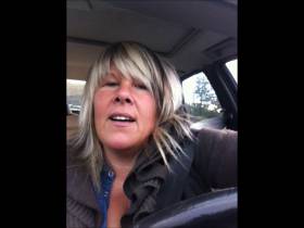 Vorschaubild vom Privatporno mit dem Titel "DU bist mein Beifahrer - Dirty Talk" von Deine-Chefin