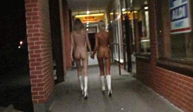 Catwalk Nackt durch Leipzig