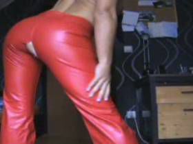 Vorschaubild vom Privatporno mit dem Titel "Welche Miss Sixty Lederhose soll es sein???" von nylon_schlampe