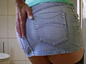 Vorschaubild vom Privatporno mit dem Titel "Kurzer Rock und........" von EvilBitch