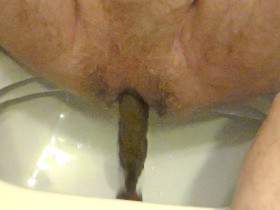 Pissing and Shitting Closeup