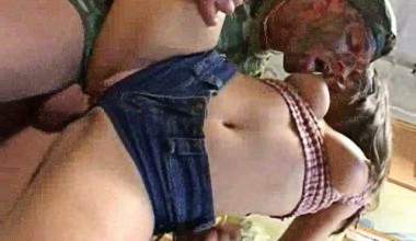 WG Girl vom Soldaten durchgefickt