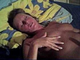 Vorschaubild vom Privatporno mit dem Titel "Mit dem goldenen Vibrator gefickt" von Ramona_Deluxe