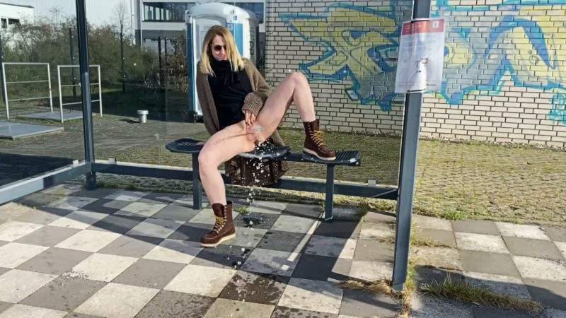 Sexy Bus Stop Piss Fountain