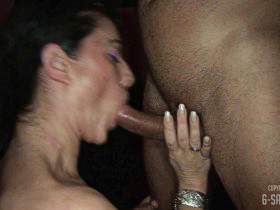 Vorschaubild vom Privatporno mit dem Titel "Im swingerclub die schwänze ausgesaugt" von 6-sandra