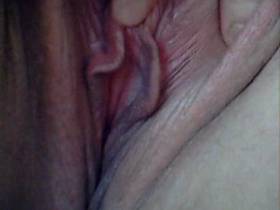 Vorschaubild vom Privatporno mit dem Titel "Freundins Muschi ganz nah" von engel1986